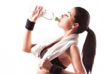 运动后喝什么喝水解渴 剧烈运动时喝什么水比较好