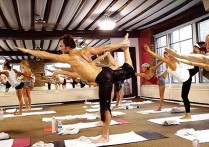 肩立式瑜伽有什么好处 十大瑜伽肩颈动作