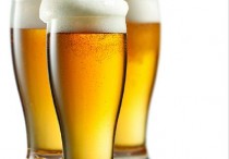 晚上喝啤酒会胖吗 天天晚上喝啤酒容易长胖吗