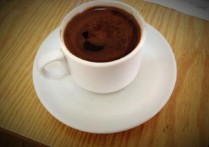 早餐黑咖啡配什么减肥吗 黑咖啡用牛奶冲泡能减肥吗